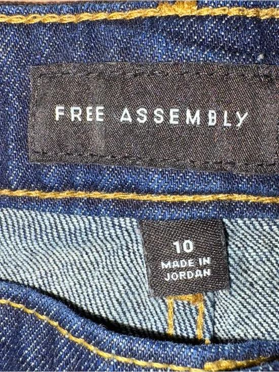 Free Assembly Dark Wash Barrel Leg Jeans with Gold Stitching - NWOT - Size 10 - Picture 2 of 7